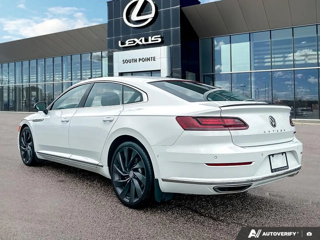Volkswagen Arteon photo Volkswagen Arteon