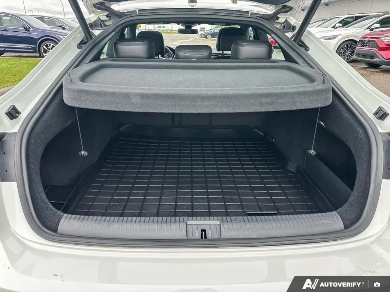 Volkswagen Arteon photo Volkswagen Arteon