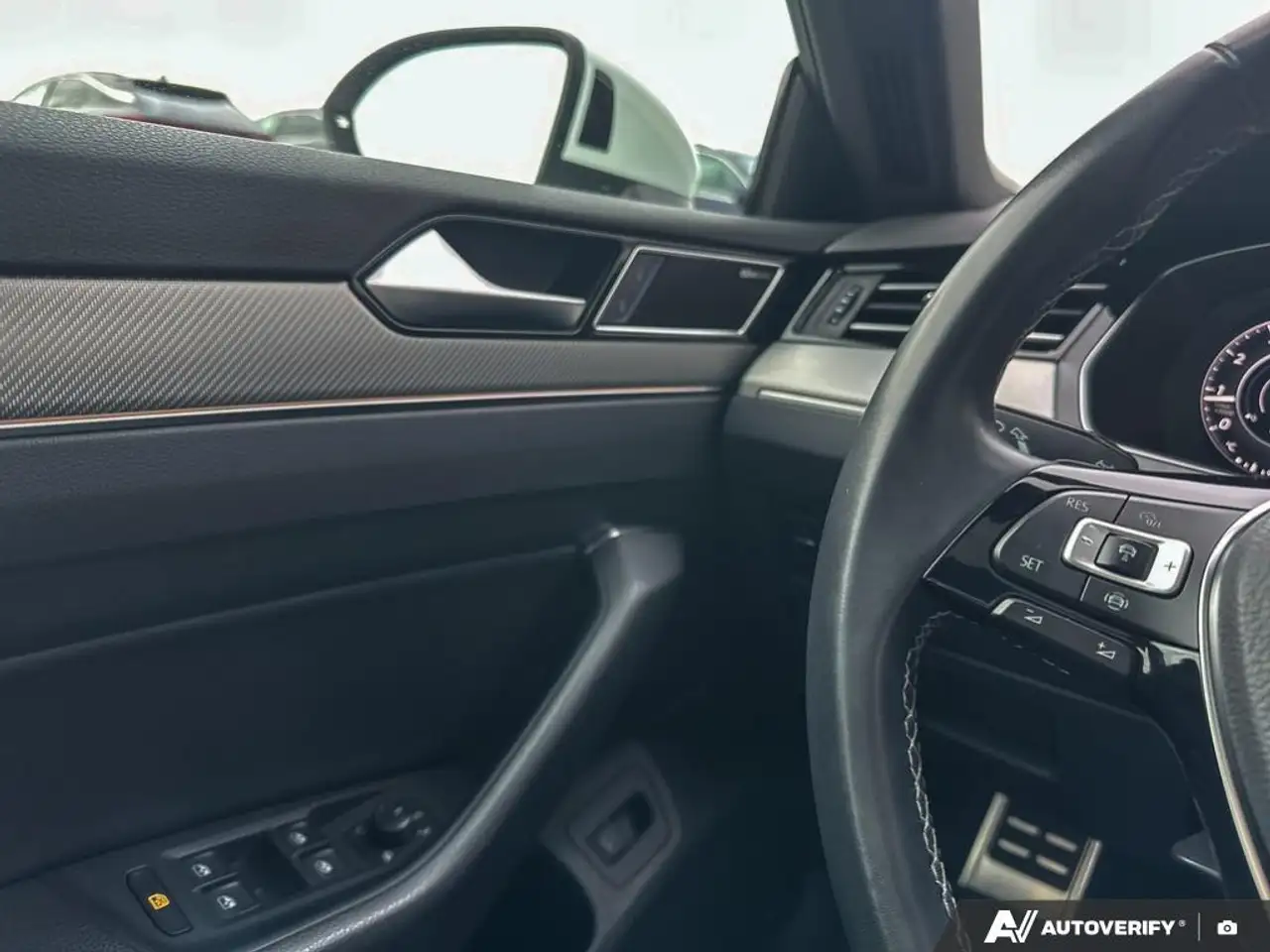 Volkswagen Arteon photo Volkswagen Arteon