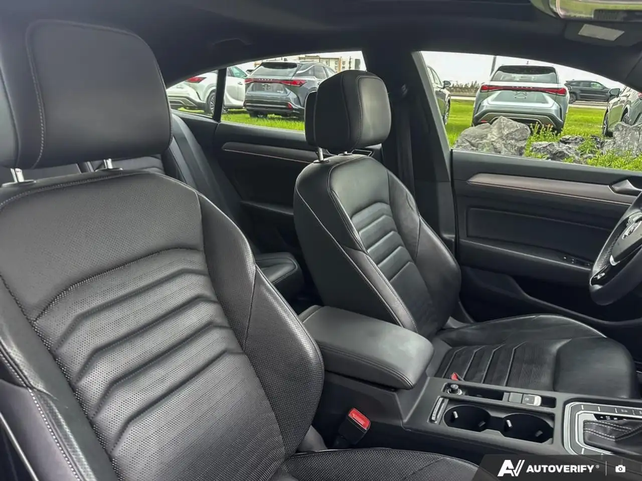 Volkswagen Arteon photo Volkswagen Arteon