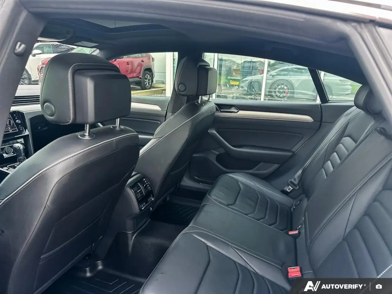 Volkswagen Arteon photo Volkswagen Arteon