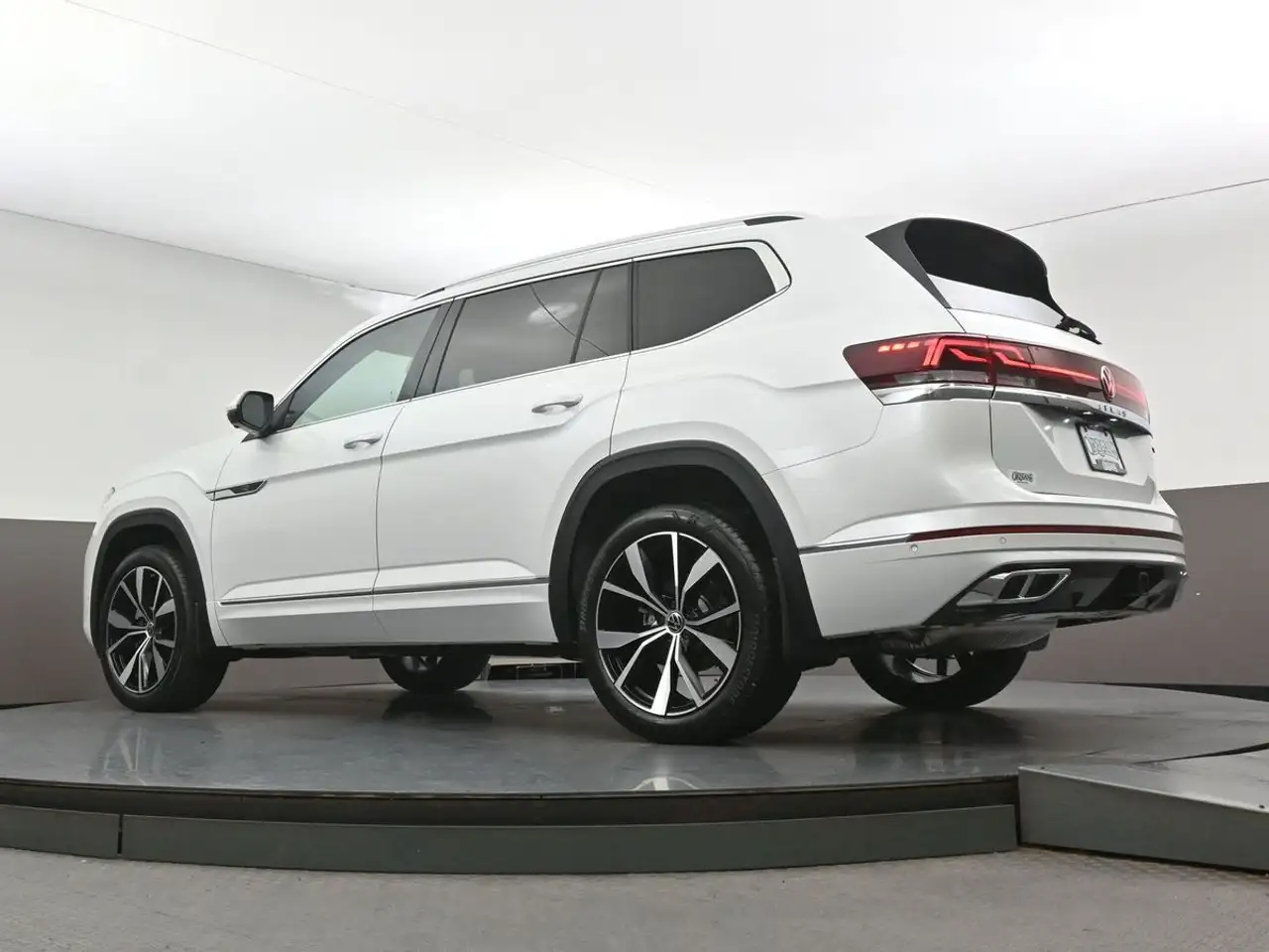 Volkswagen Atlas снимка Volkswagen Atlas
