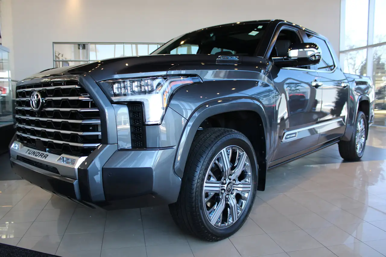 Toyota Tundra снимка Toyota Tundra