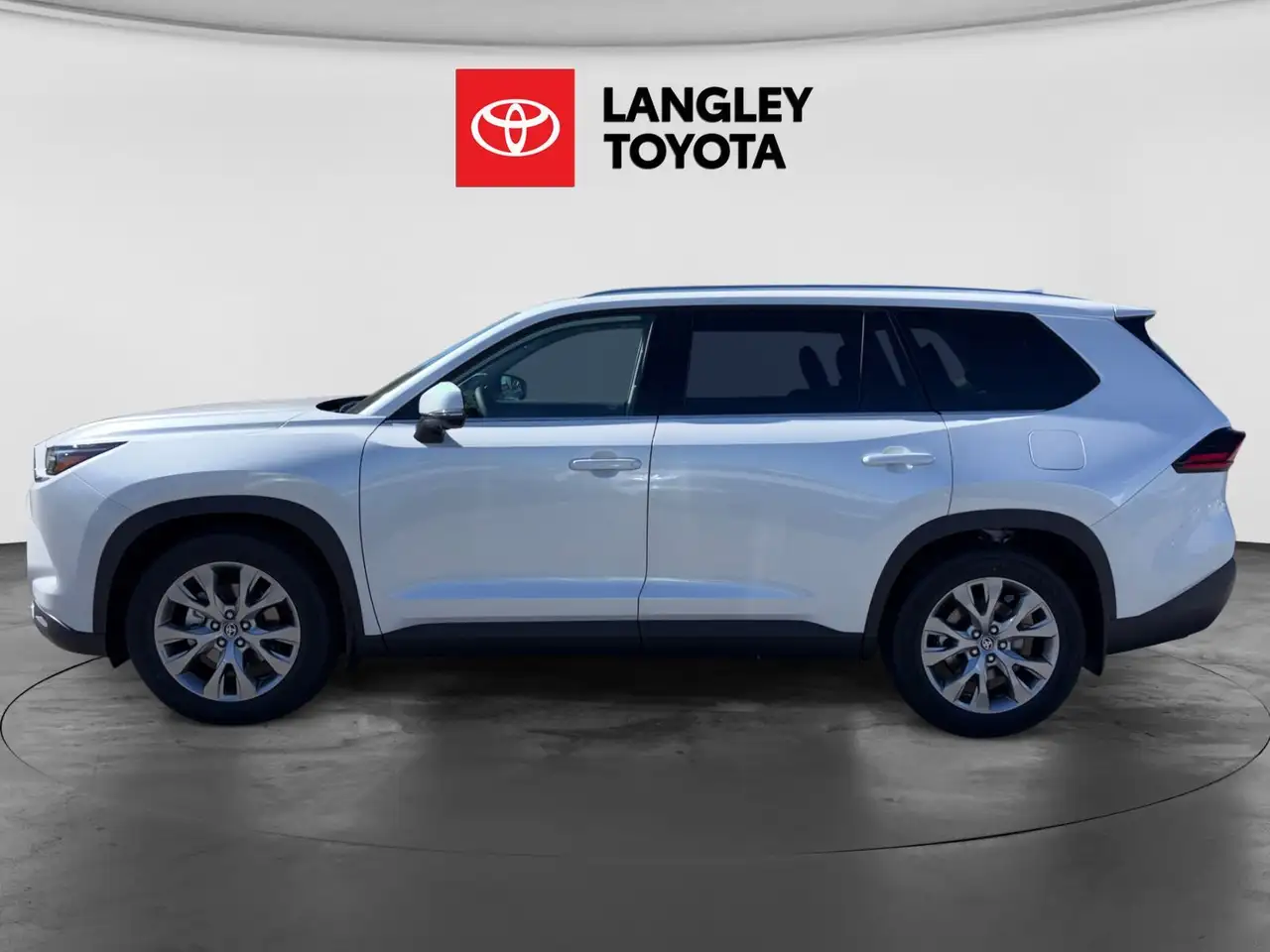 Toyota Grand Highlander fotografie Toyota Grand Highlander