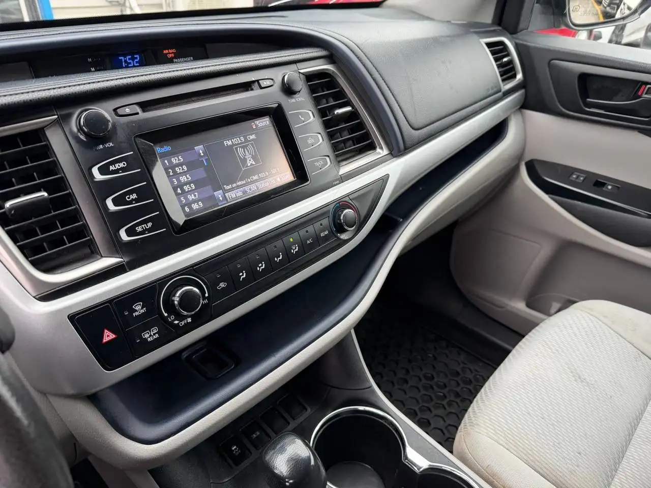 Toyota Highlander снимка Toyota Highlander