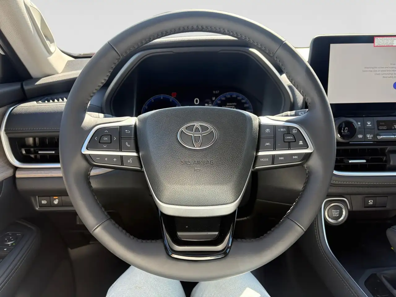 Toyota Grand Highlander fotografie Toyota Grand Highlander