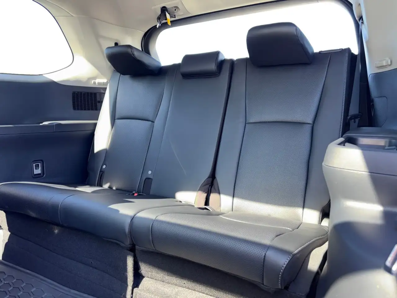Toyota Grand Highlander fotografie Toyota Grand Highlander