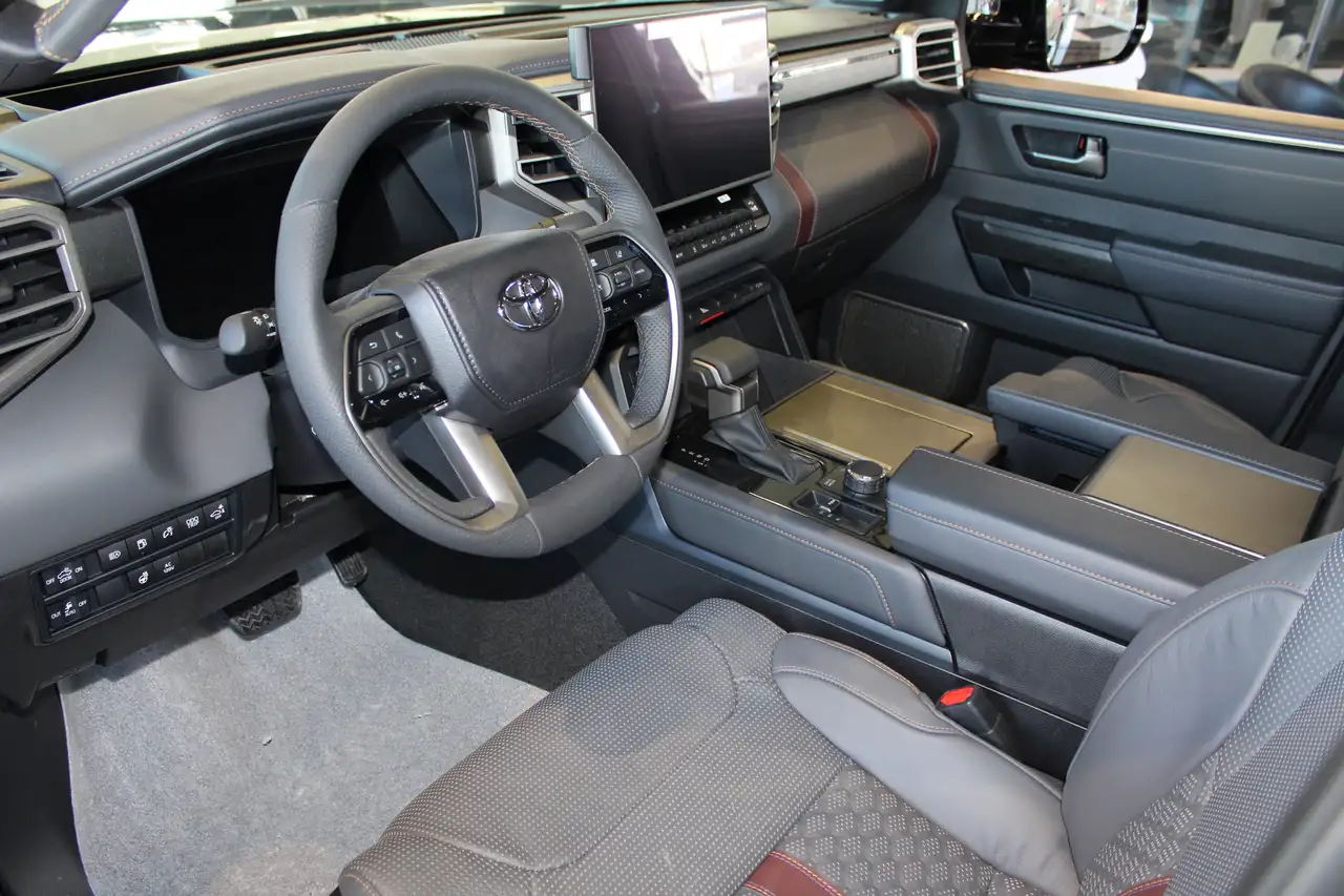 Toyota Tundra снимка Toyota Tundra