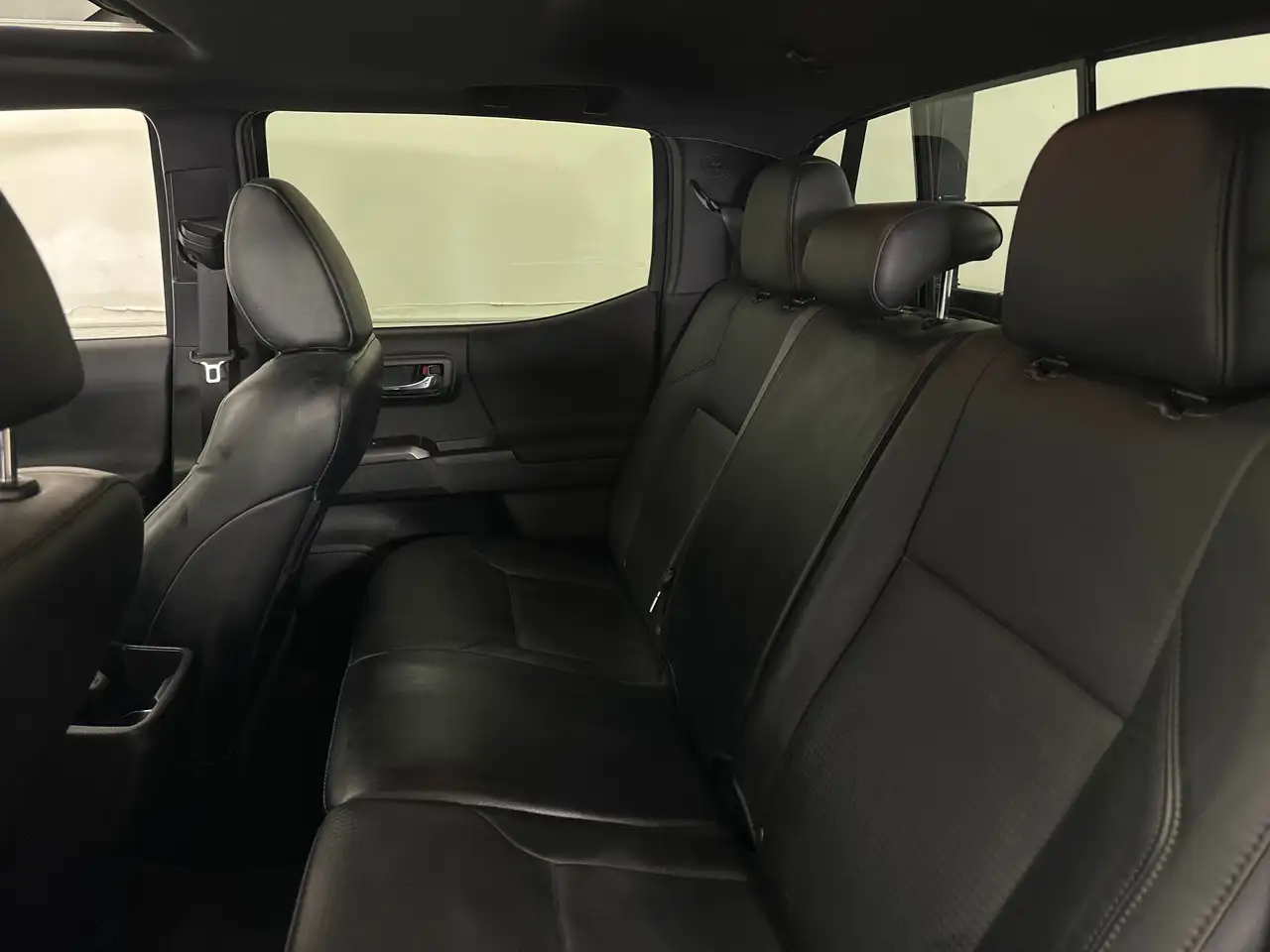 Toyota Tacoma снимка Toyota Tacoma