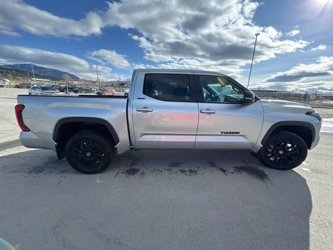 Toyota Tundra снимка Toyota Tundra