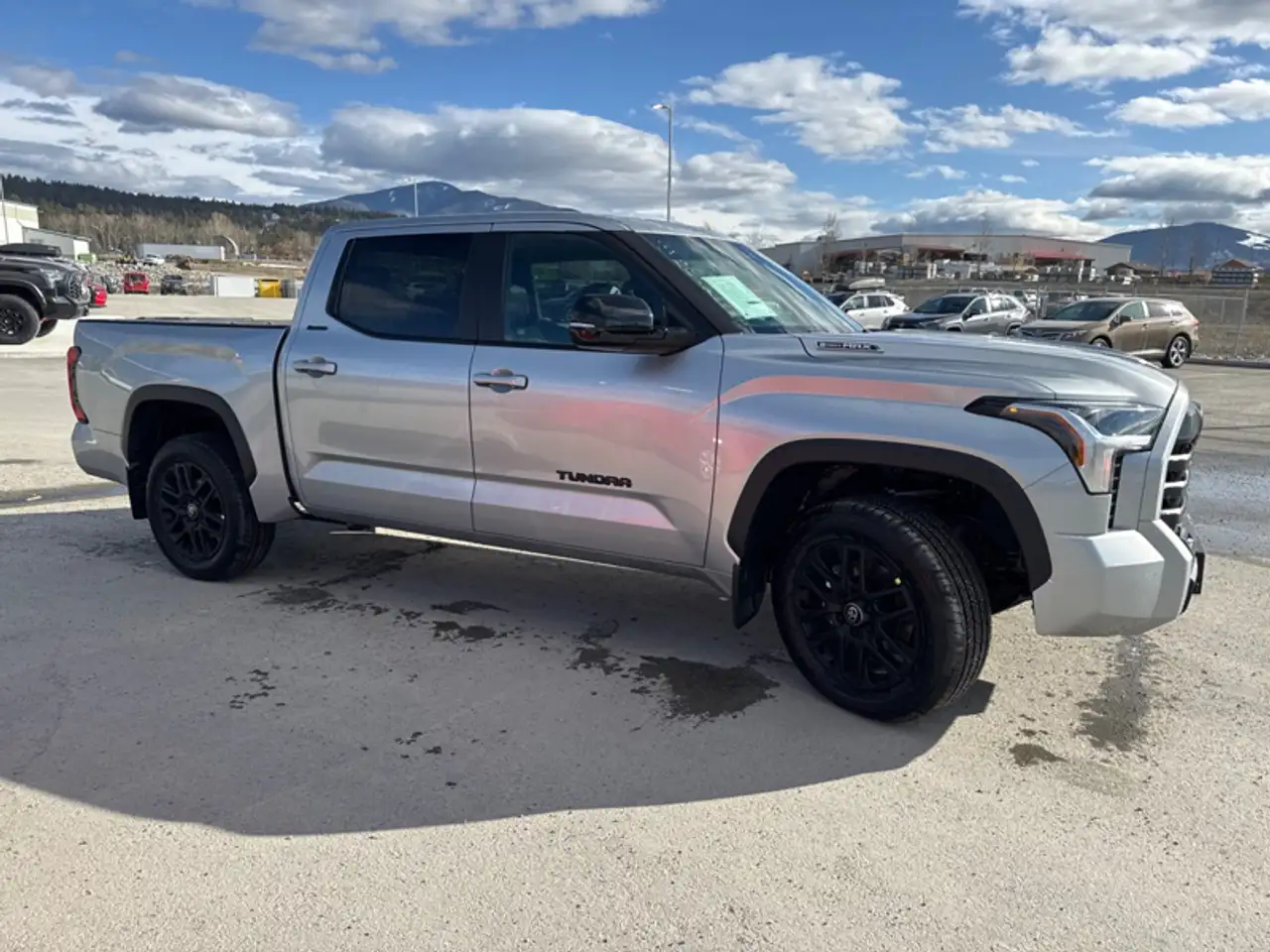 Toyota Tundra снимка Toyota Tundra