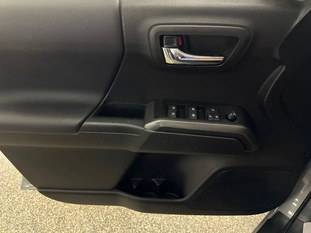 Toyota Tacoma снимка Toyota Tacoma