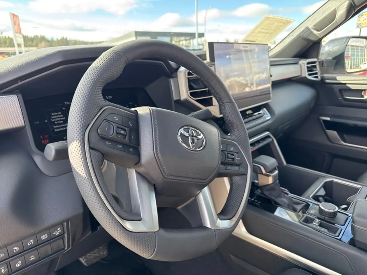 Toyota Tundra снимка Toyota Tundra