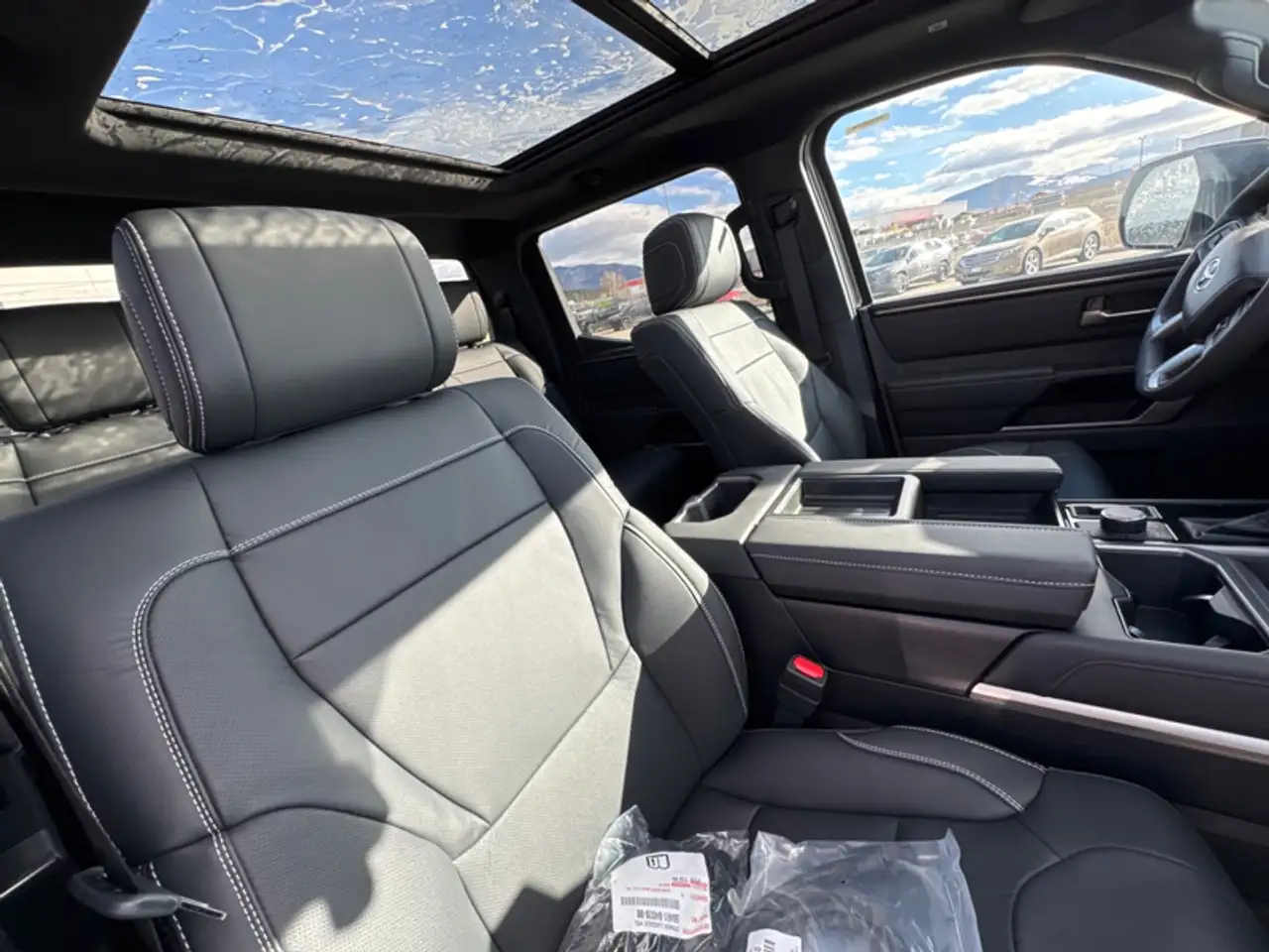 Toyota Tundra снимка Toyota Tundra