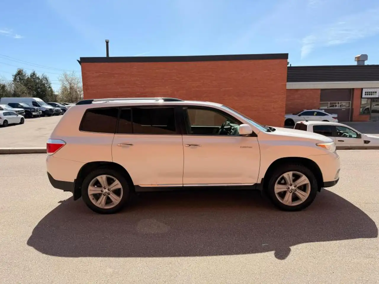 Toyota Highlander снимка Toyota Highlander