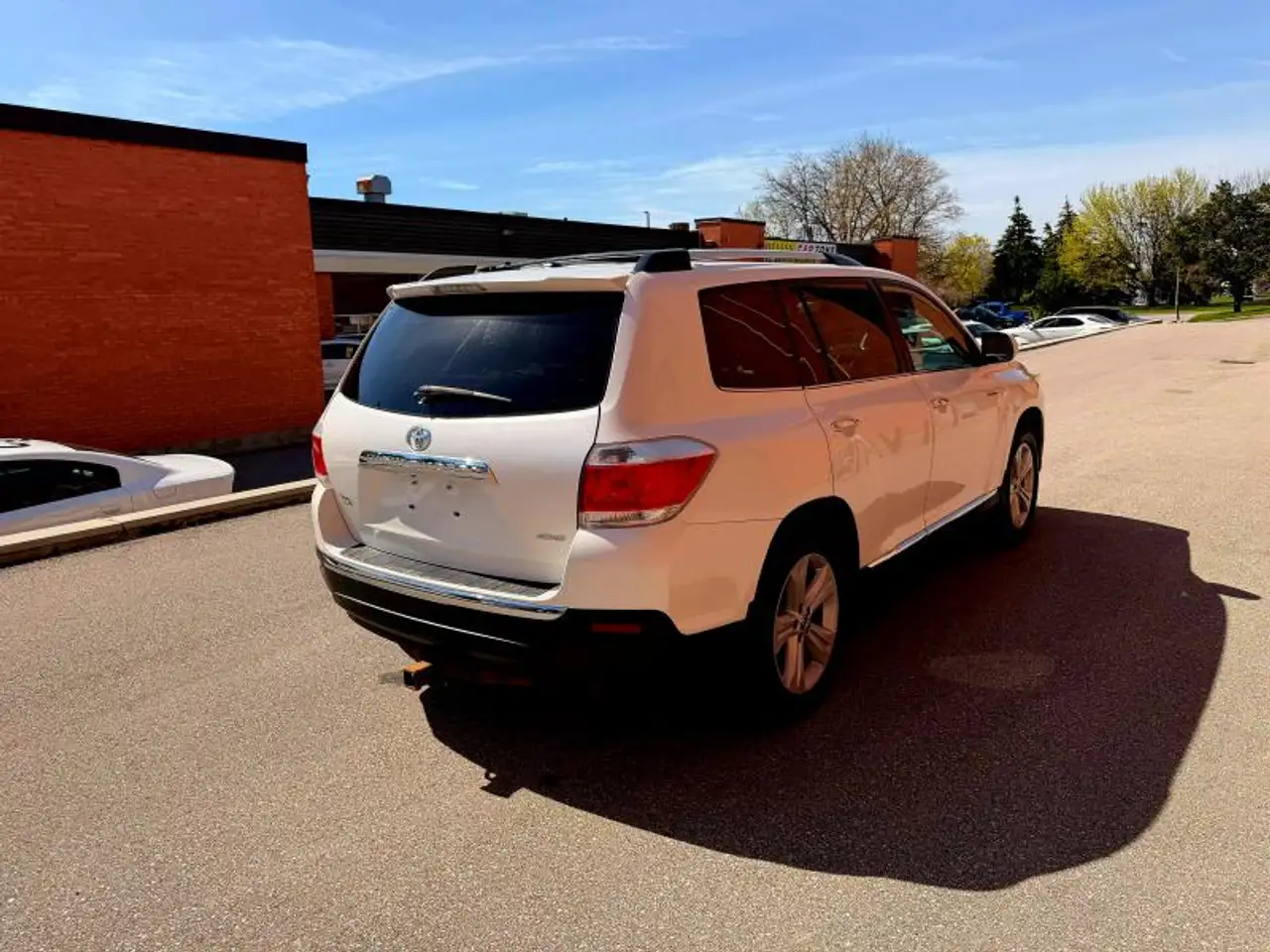 Toyota Highlander снимка Toyota Highlander