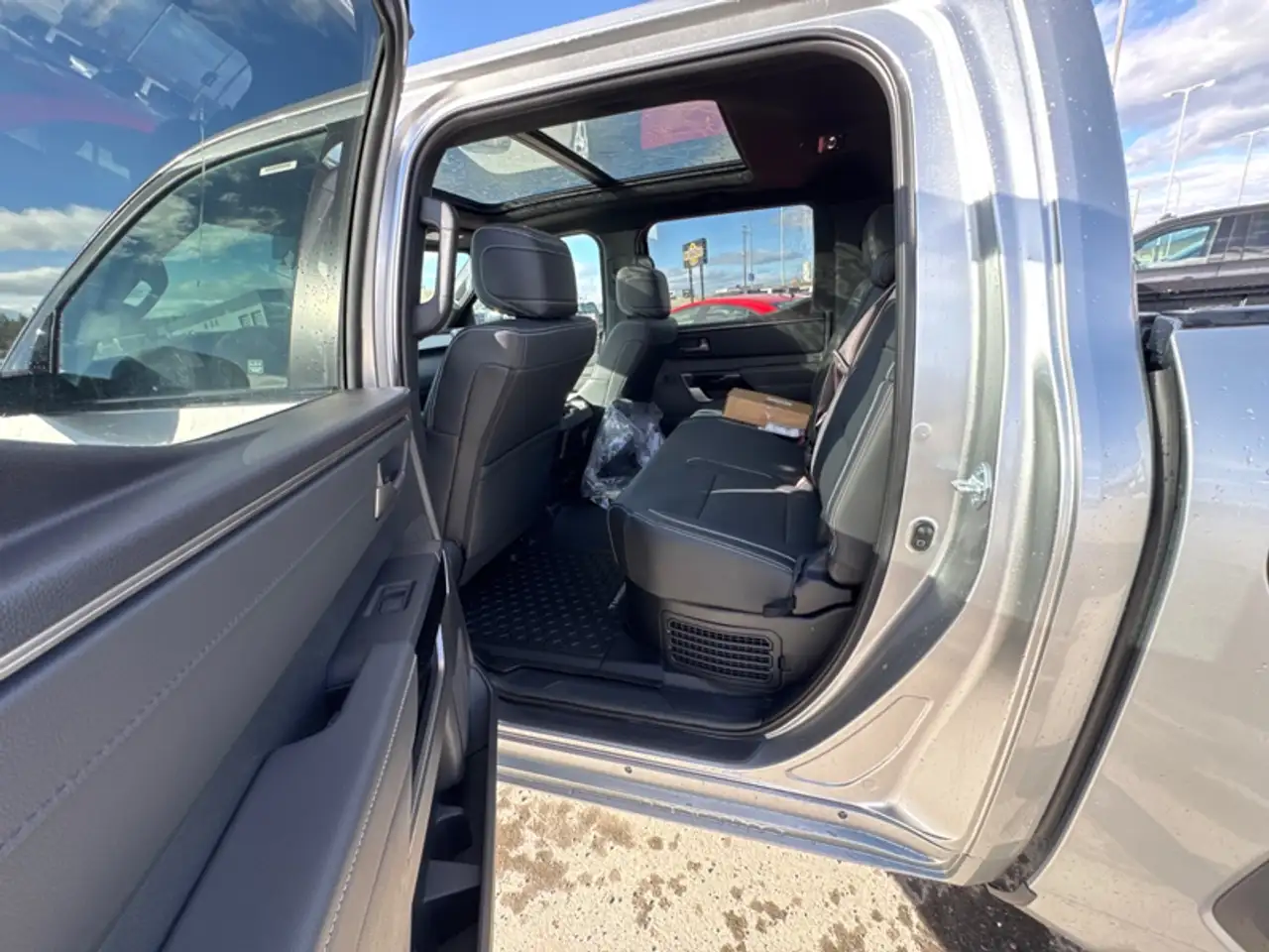 Toyota Tundra снимка Toyota Tundra