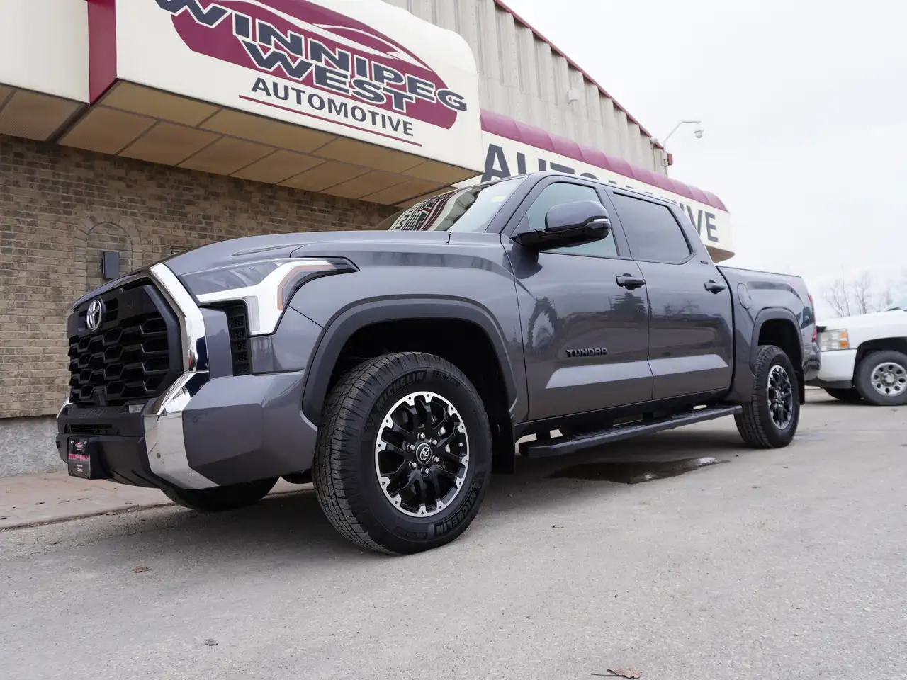 Toyota Tundra снимка Toyota Tundra