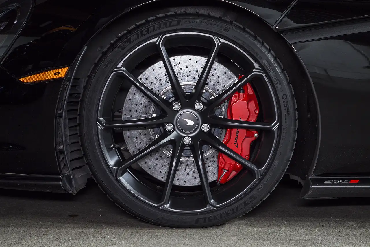 McLaren 570S снимка McLaren 570S