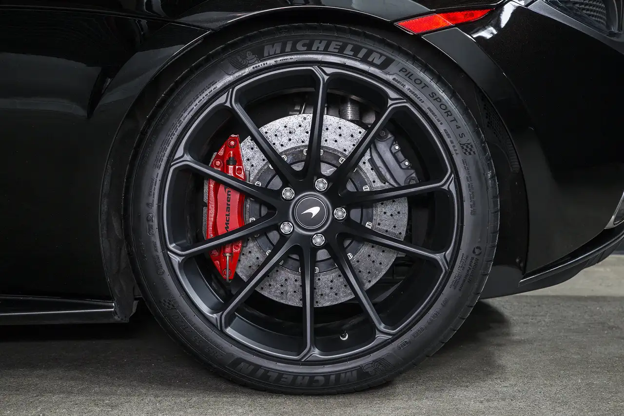 McLaren 570S снимка McLaren 570S