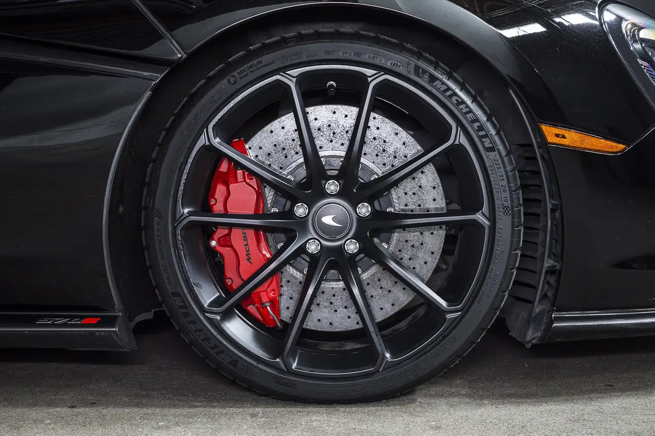 McLaren 570S снимка McLaren 570S