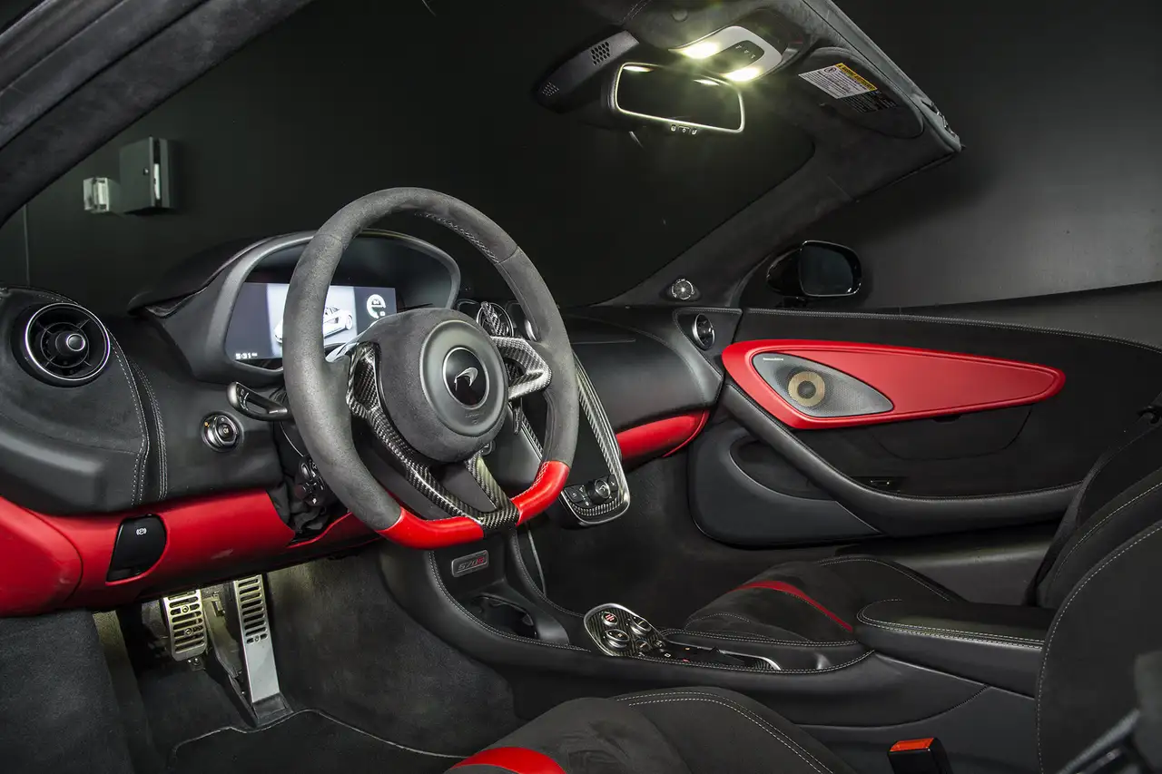 McLaren 570S снимка McLaren 570S