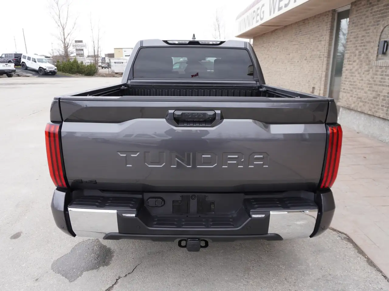 Toyota Tundra снимка Toyota Tundra
