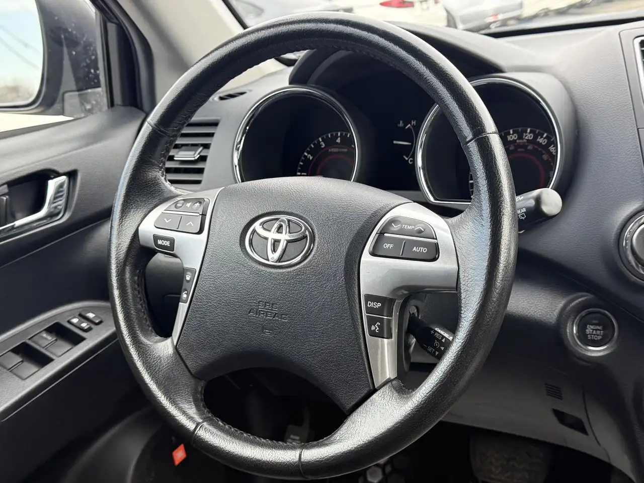 Toyota Highlander photo Toyota Highlander