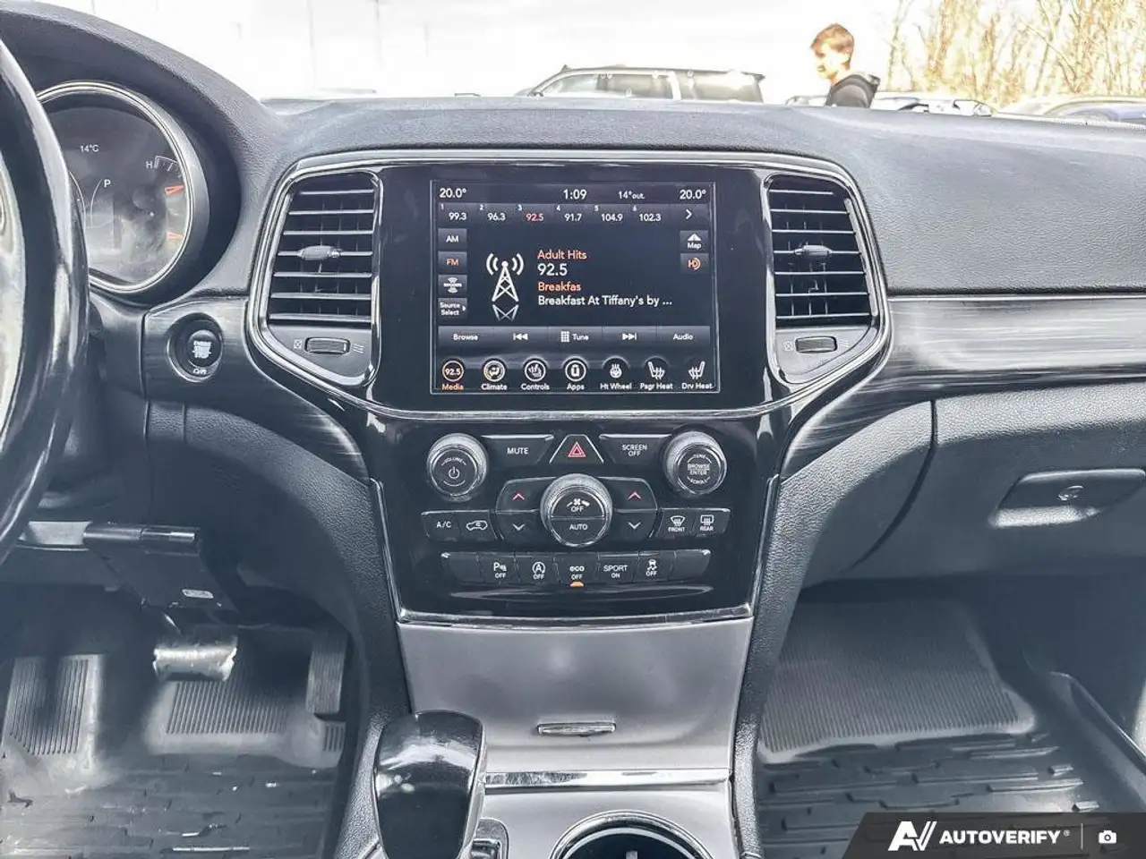 Jeep Grand Cherokee снимка Jeep Grand Cherokee