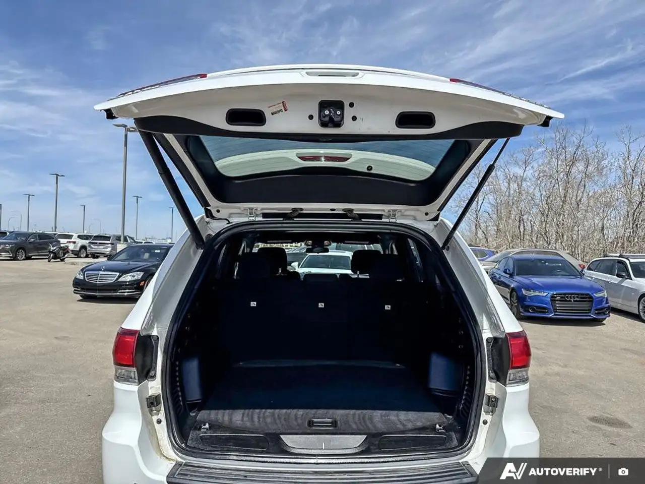 Jeep Grand Cherokee снимка Jeep Grand Cherokee