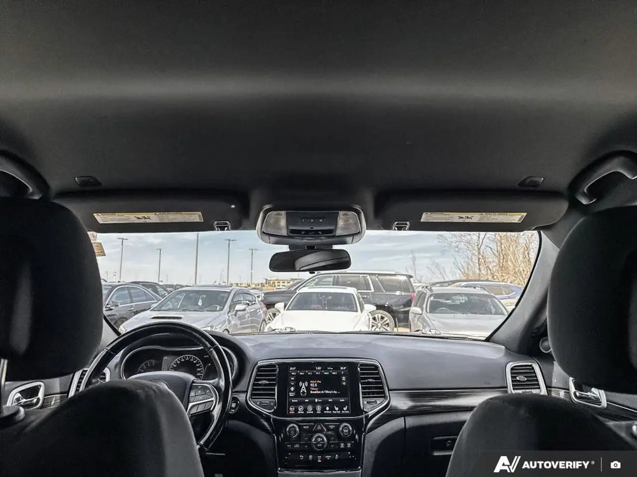 Jeep Grand Cherokee снимка Jeep Grand Cherokee