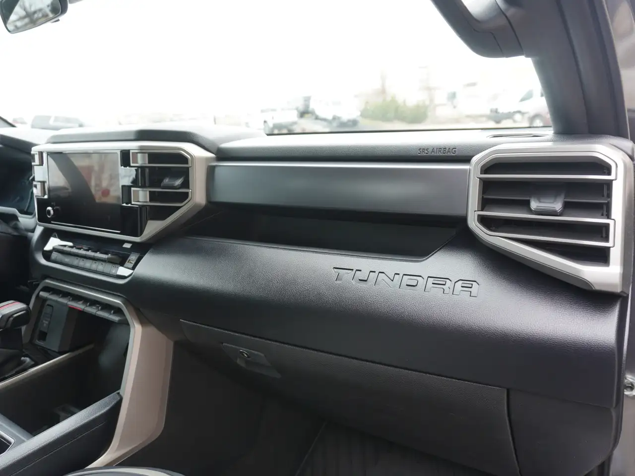Toyota Tundra снимка Toyota Tundra