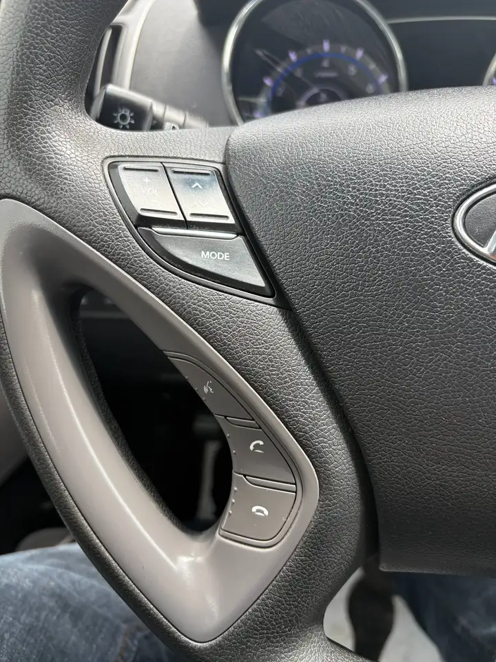 Hyundai SONATA photo Hyundai SONATA