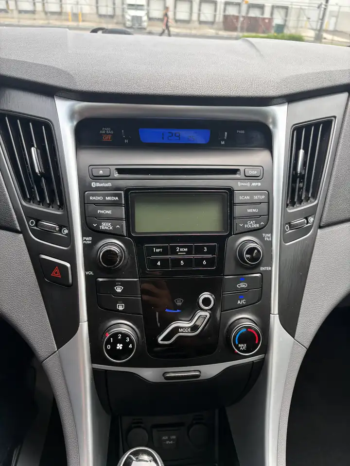 Hyundai SONATA photo Hyundai SONATA