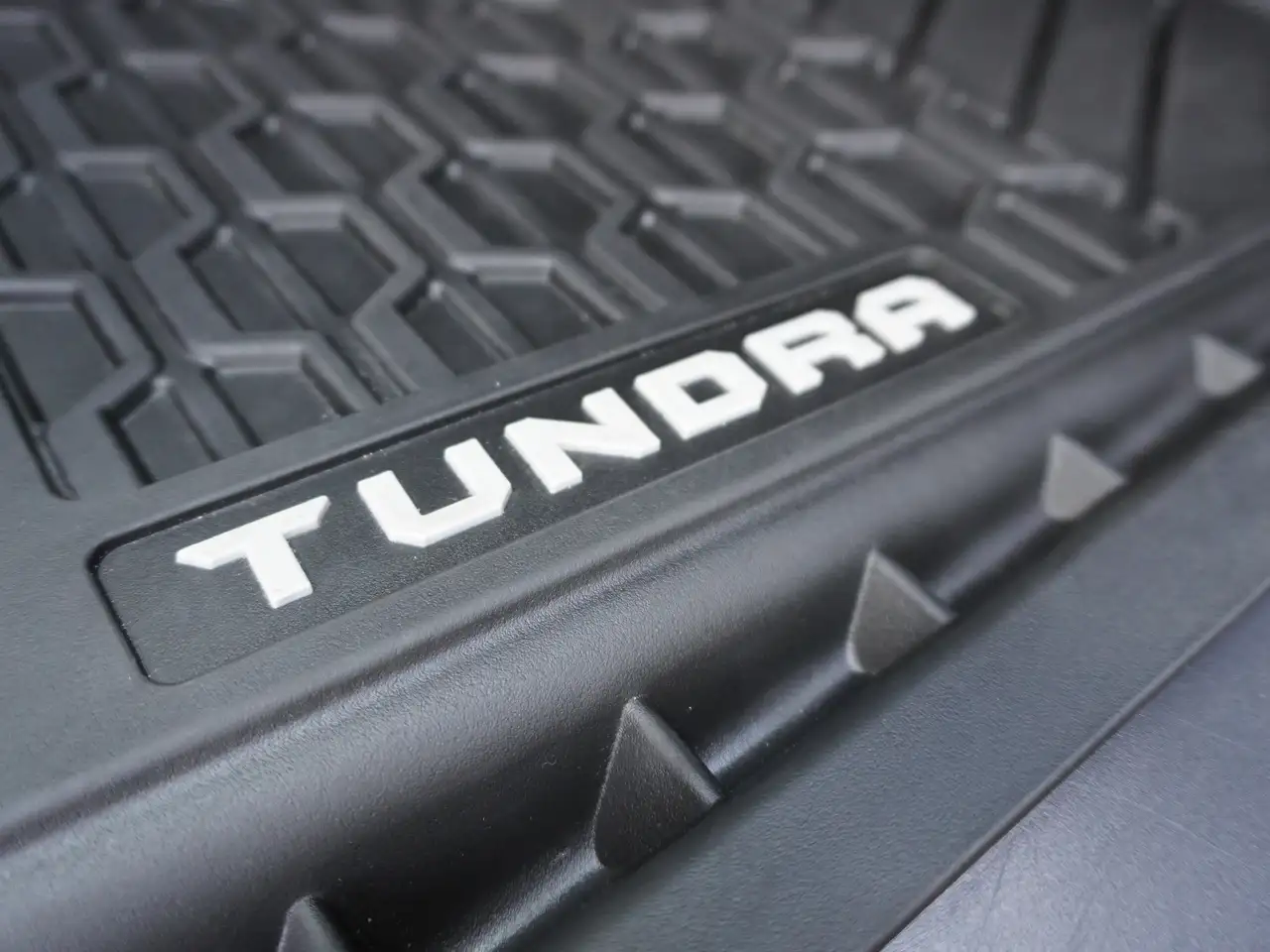 Toyota Tundra снимка Toyota Tundra