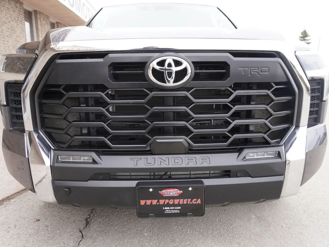 Toyota Tundra снимка Toyota Tundra