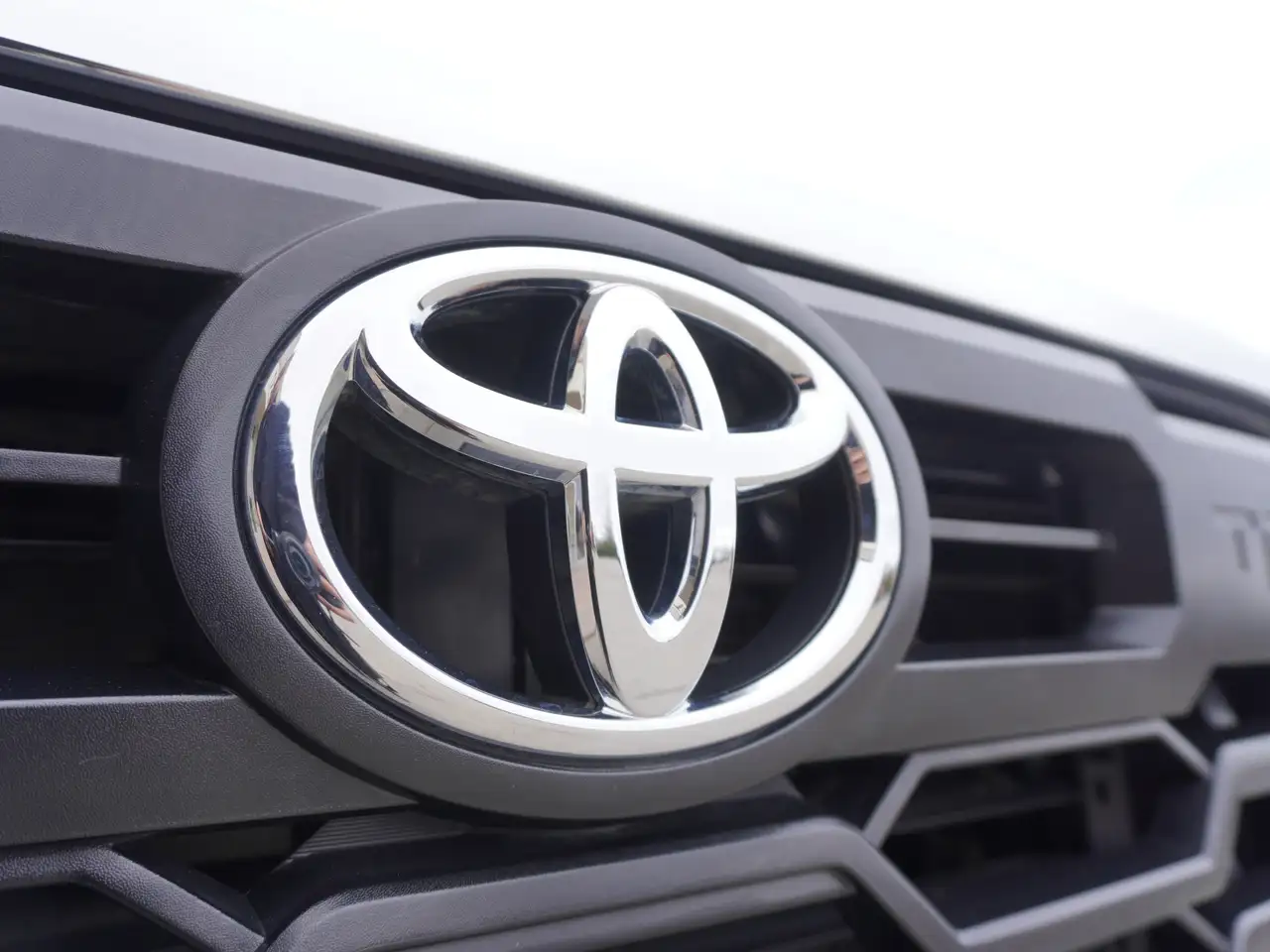 Toyota Tundra снимка Toyota Tundra
