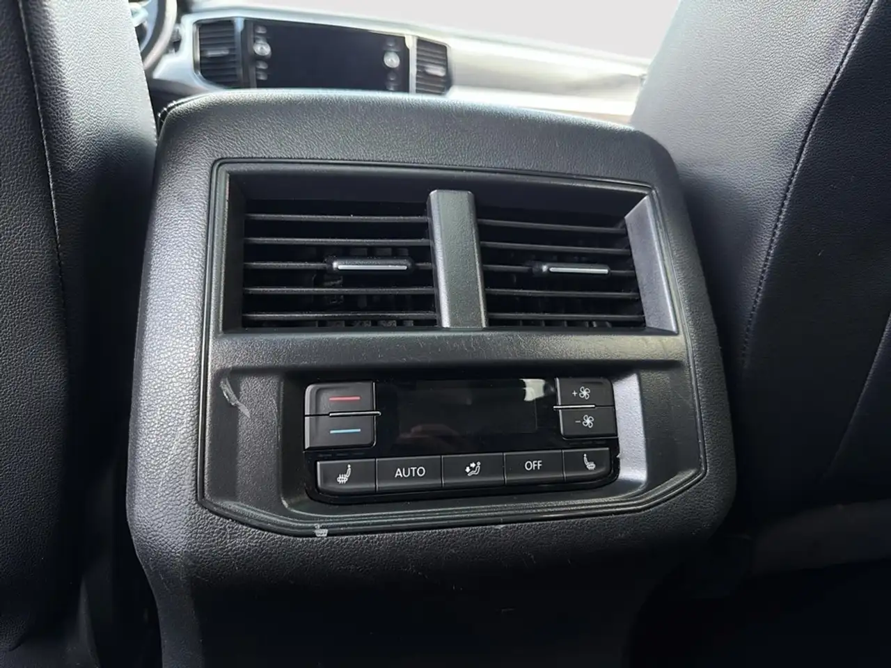 Volkswagen Atlas photo Volkswagen Atlas