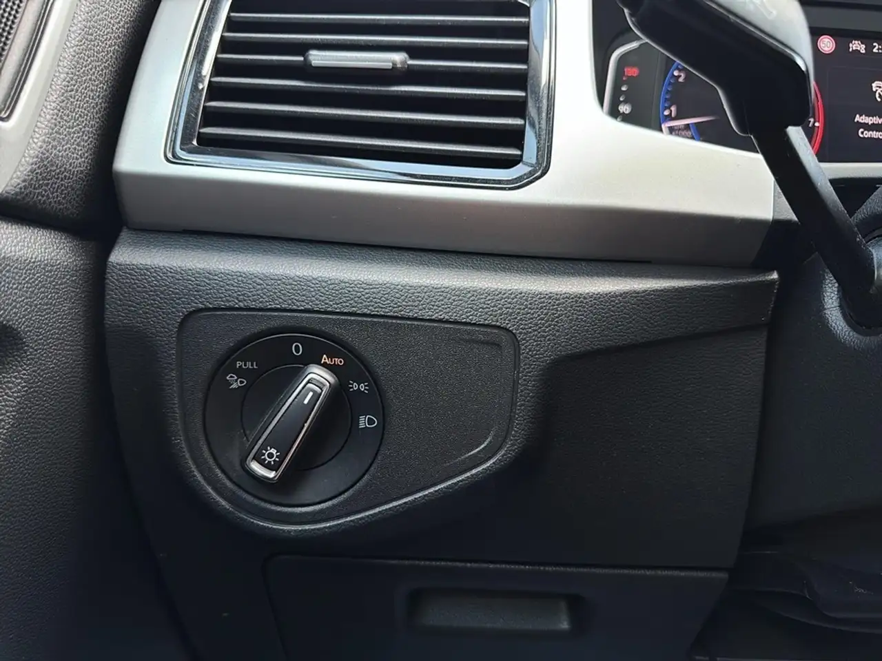 Volkswagen Atlas photo Volkswagen Atlas