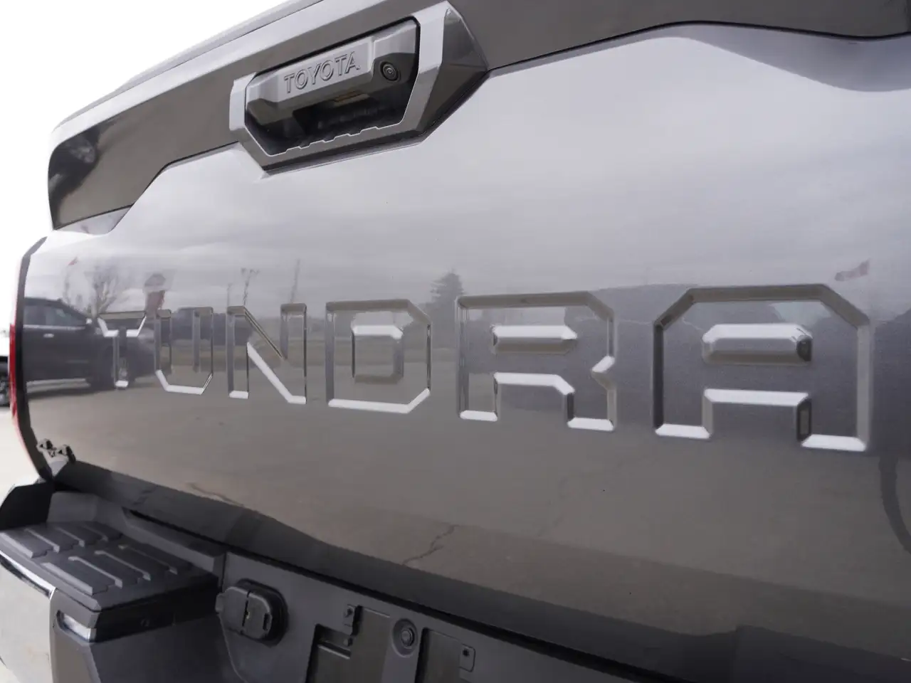 Toyota Tundra снимка Toyota Tundra