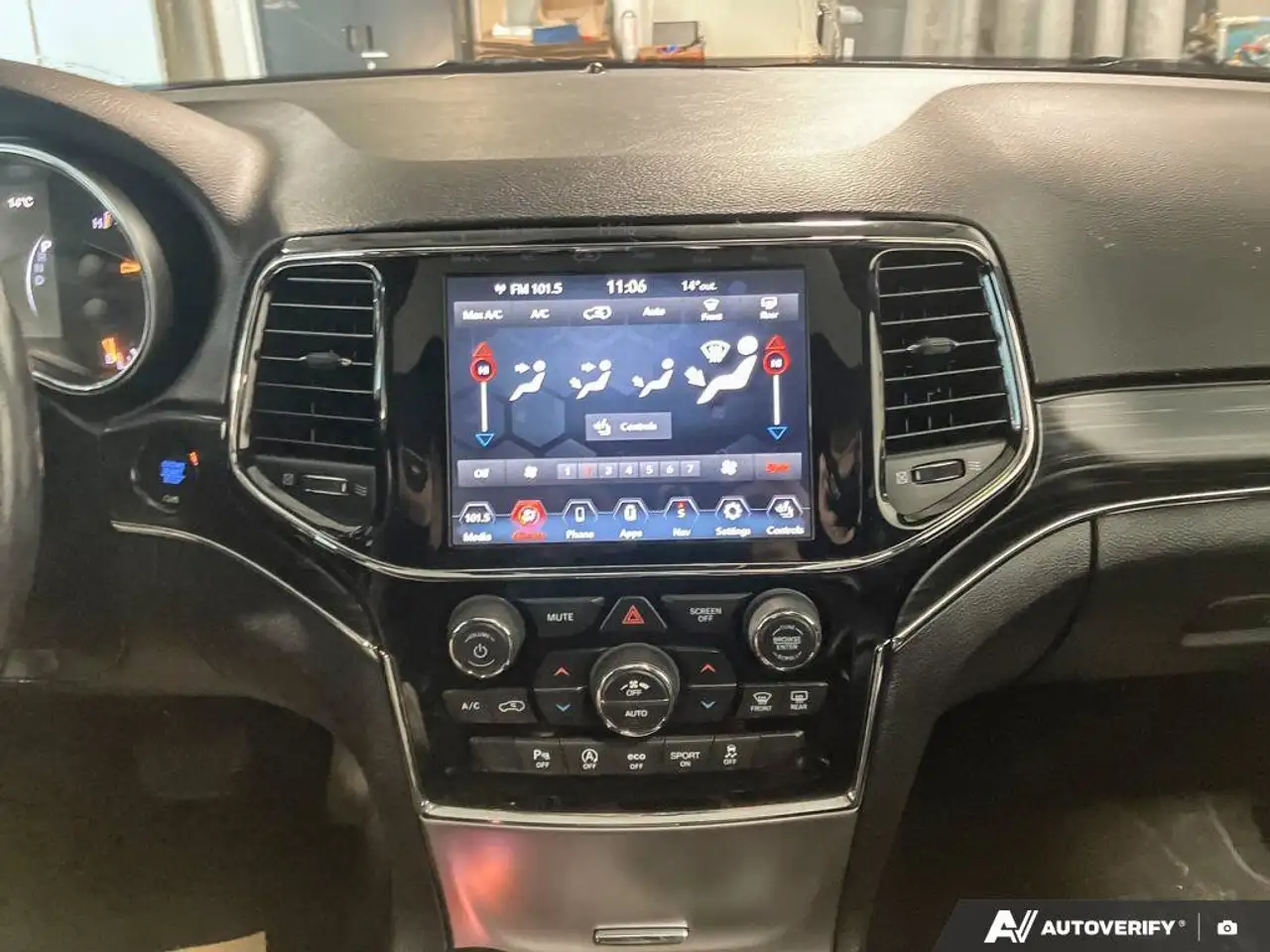 Jeep Grand Cherokee снимка Jeep Grand Cherokee