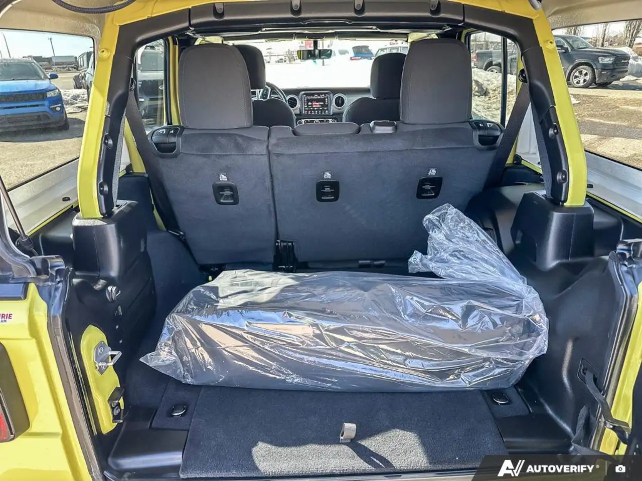Jeep Wrangler снимка Jeep Wrangler