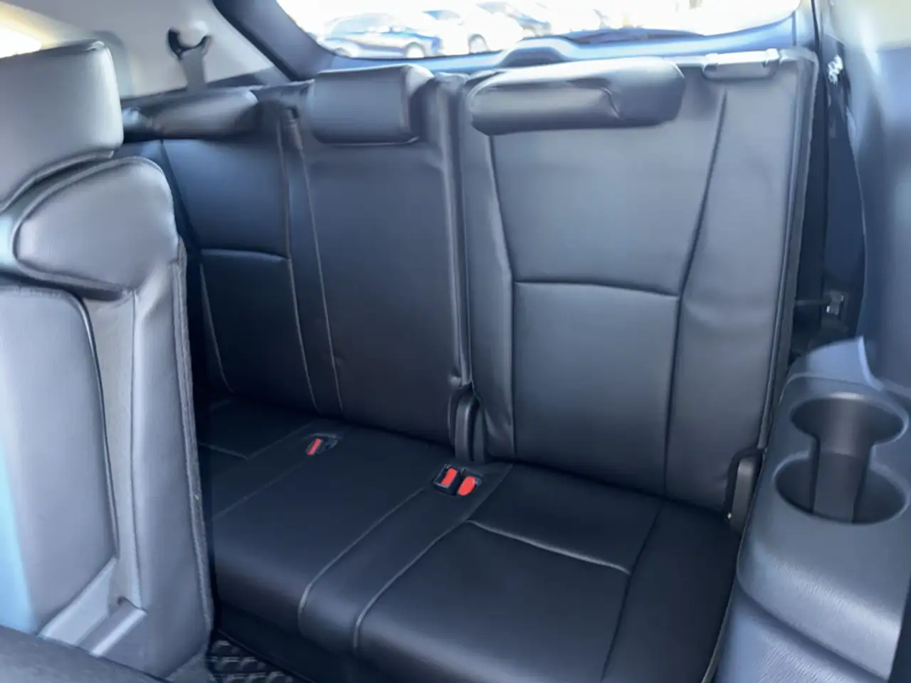 Toyota Highlander снимка Toyota Highlander