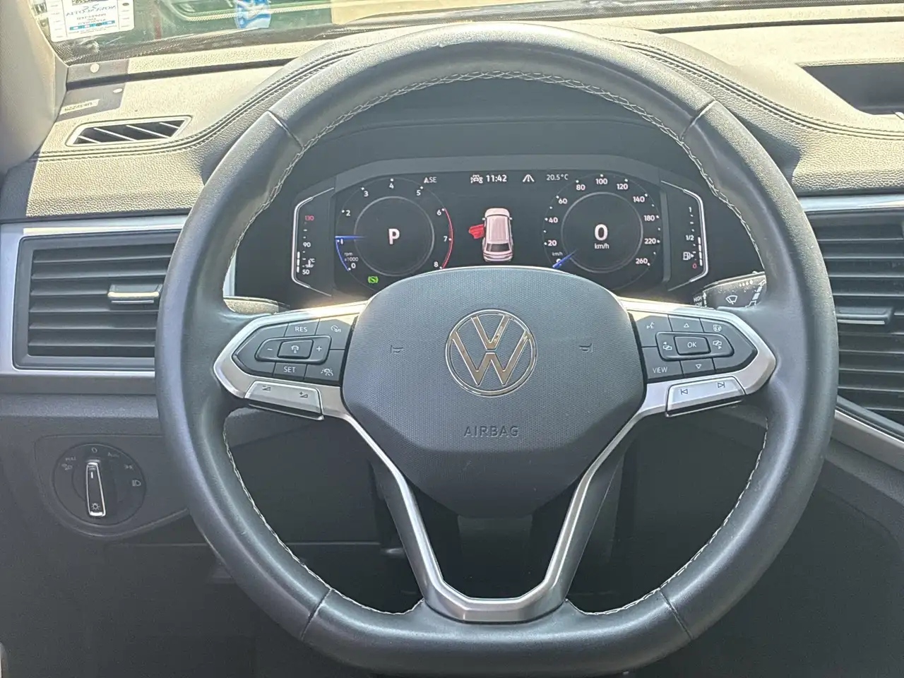 Volkswagen Atlas снимка Volkswagen Atlas