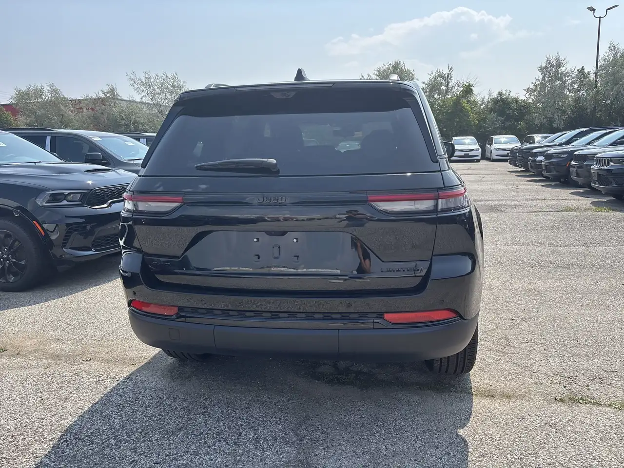 Jeep Grand Cherokee photo Jeep Grand Cherokee