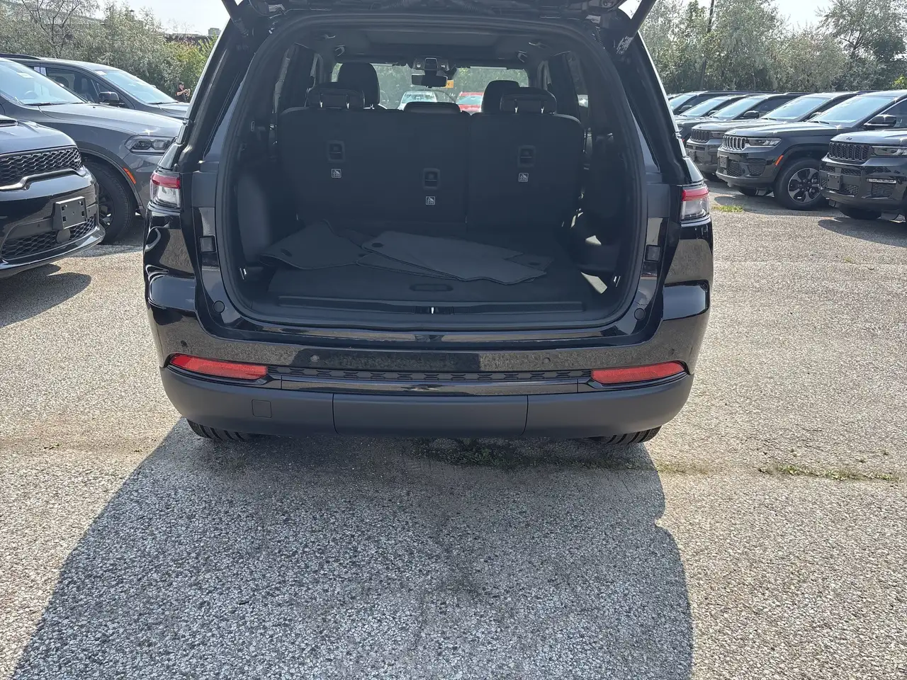 Jeep Grand Cherokee photo Jeep Grand Cherokee