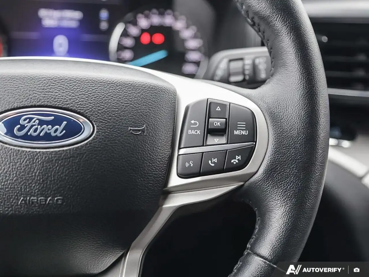 Ford Explorer photo Ford Explorer
