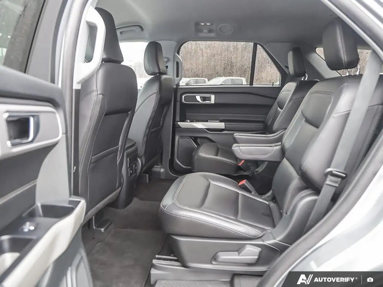 Ford Explorer photo Ford Explorer