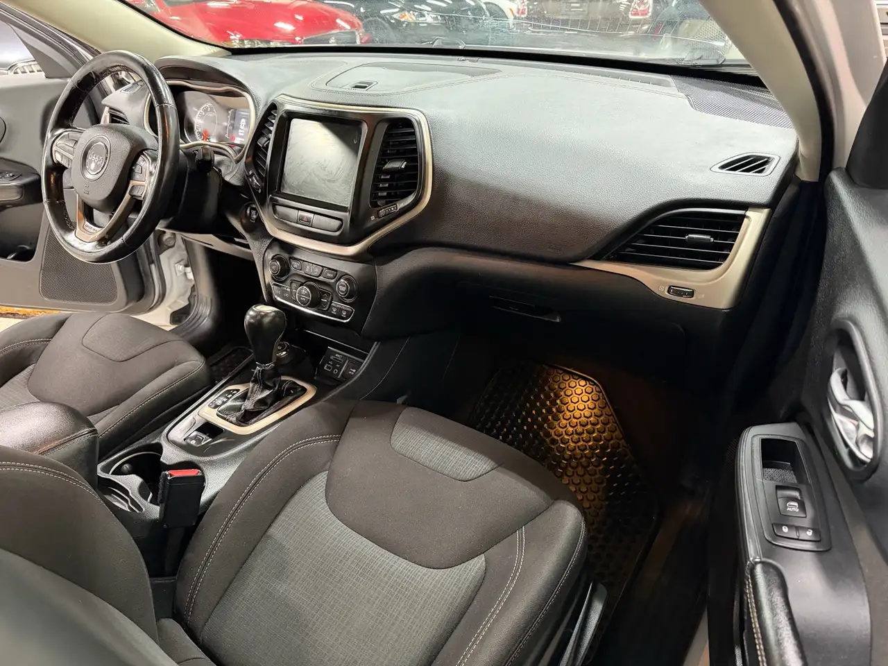Jeep Cherokee photo Jeep Cherokee