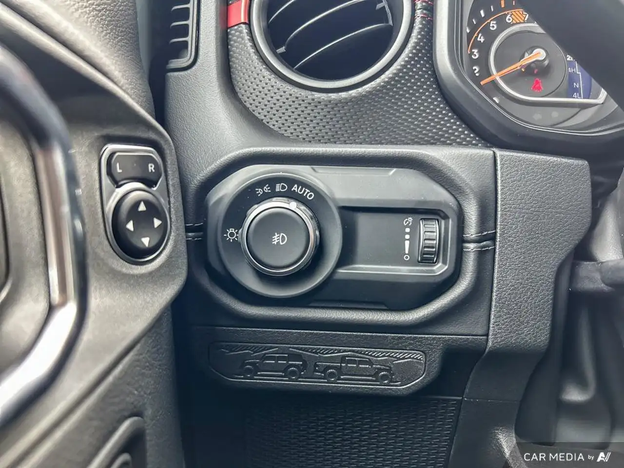 Jeep Wrangler снимка Jeep Wrangler